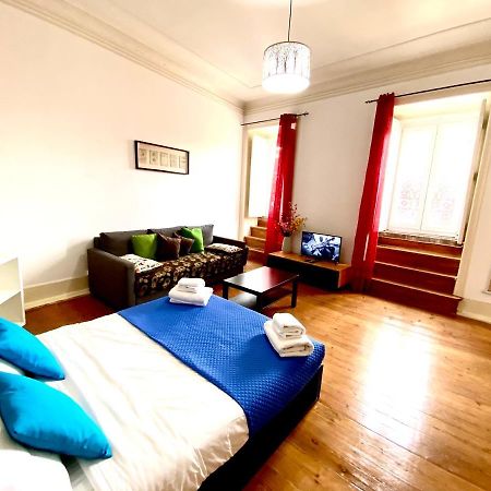 Classic Chiado 1 - Central Guest House Room With Shared Bathroom Лиссабон Экстерьер фото