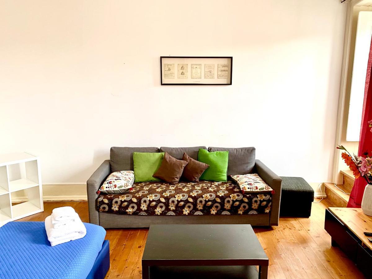 Classic Chiado 1 - Central Guest House Room With Shared Bathroom Лиссабон Экстерьер фото